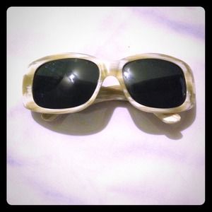 Valentino Accessories - Valentino sunglasses Valentino Accessories - Valentino sunglasses