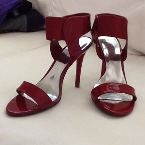 Reserved for frankiejess 👠Guess Shoes👠