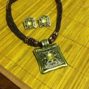 Necklace and earrings set