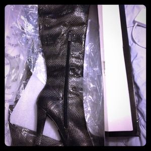 Price reduced !! 🌷Collin Stuart knee boots