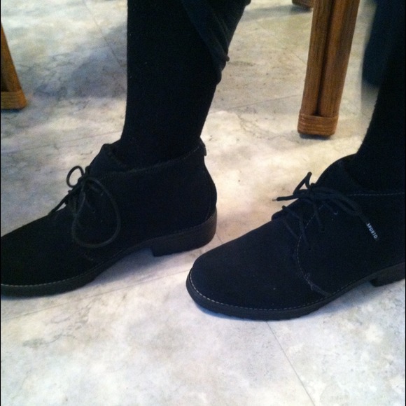 Additional photos of boots!