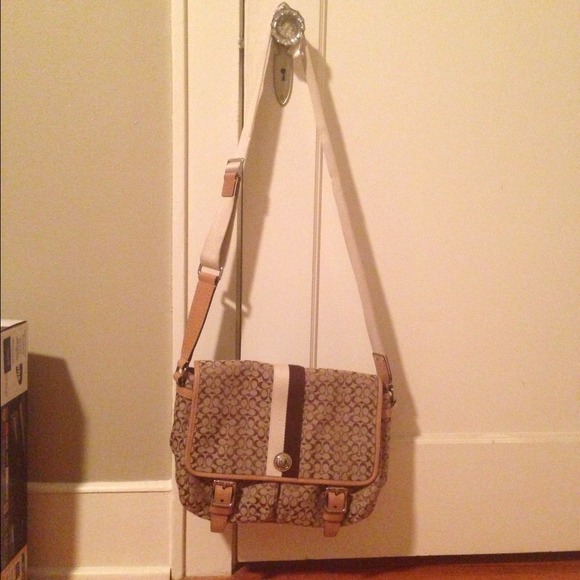 Classic Coach Crossbody