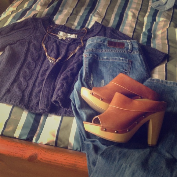 Thick cable knit button cardigan