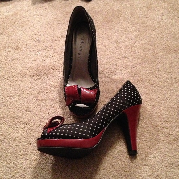Peep toe red/black heels
