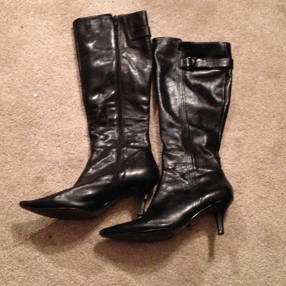 Bandolino black leather boots