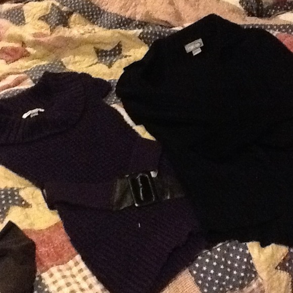 🌸reserved🌸 for @bobbie_1 Sweater bundle!