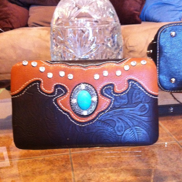 Stunning studded purse and matching wallet - Picture 2 of 4