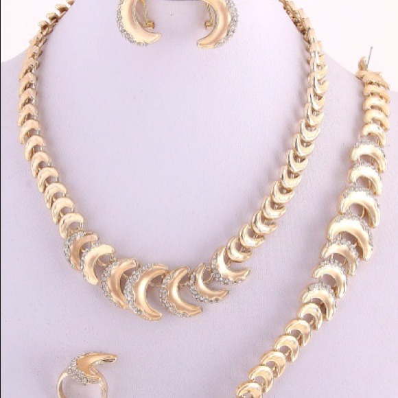 4pc 24k gold plated crystalized crescent moon set - Picture 3 of 4