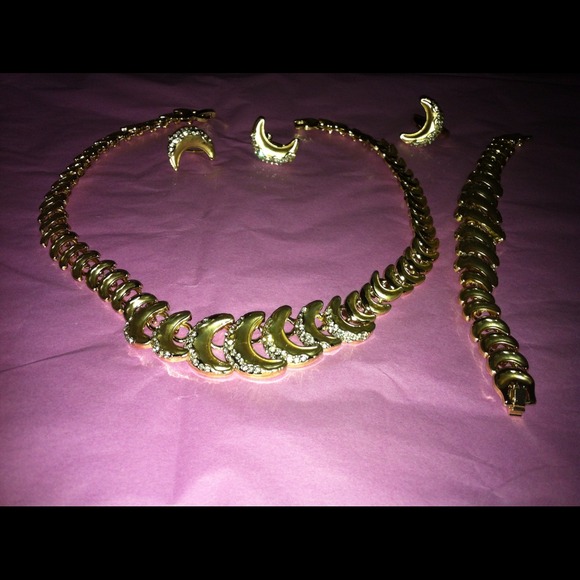 4pc 24k gold plated crystalized crescent moon set - Picture 4 of 4