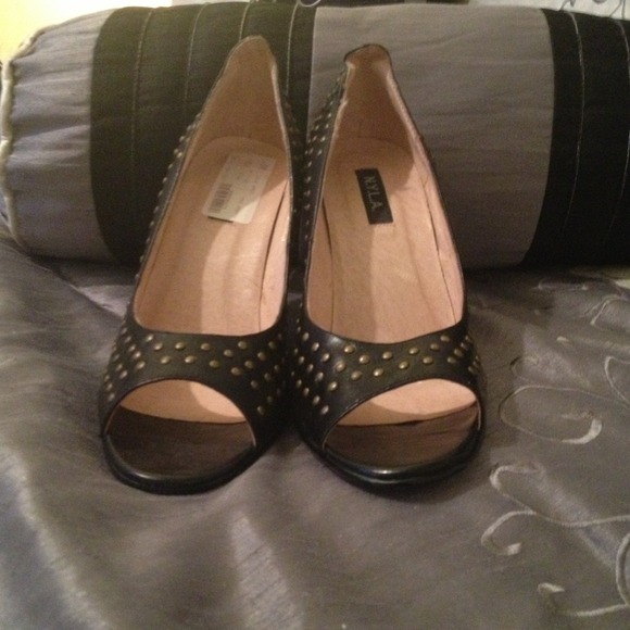 Ladies shoes - Picture 2 of 3