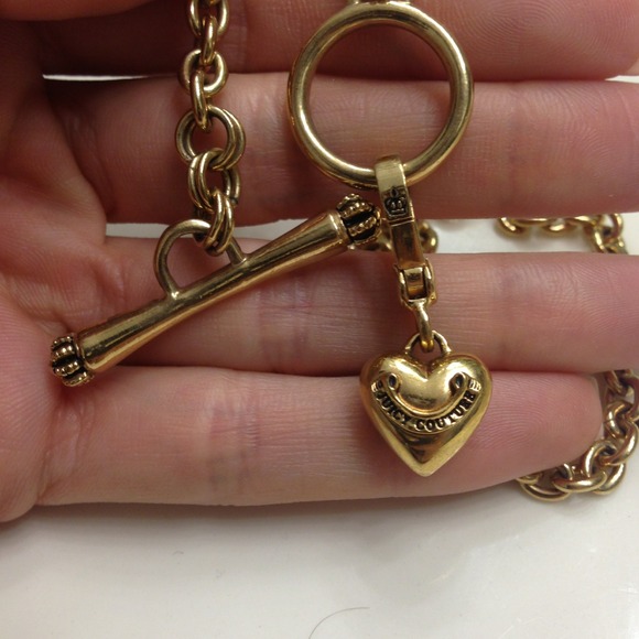 Juicy Couture toggle necklace - Picture 2 of 3