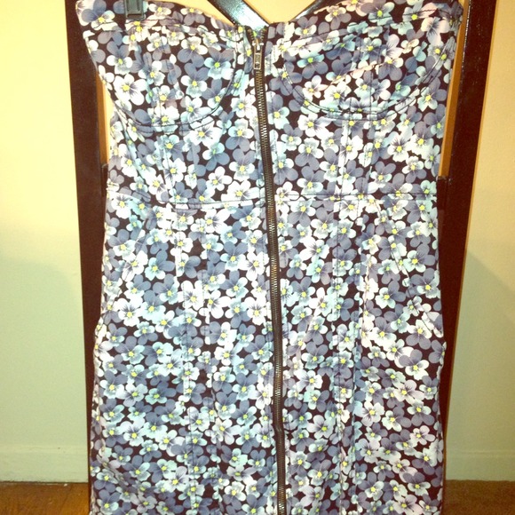 Floral dress - Picture 1 of 1