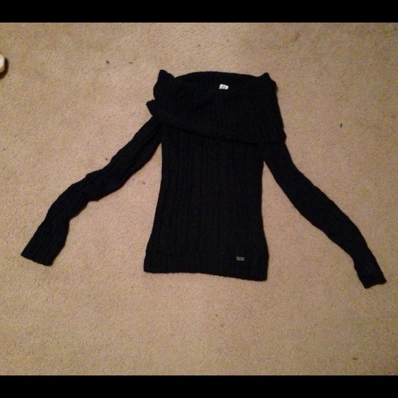 ✔SOLD! Black Roxy sweater