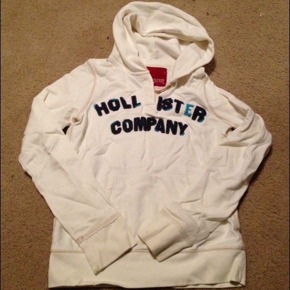 ✔ SOLD! Hollister hoodie