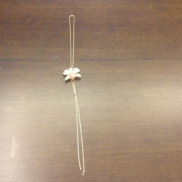 🎉Host Pick! 🎉 Orchid necklace - Picture 2 of 4