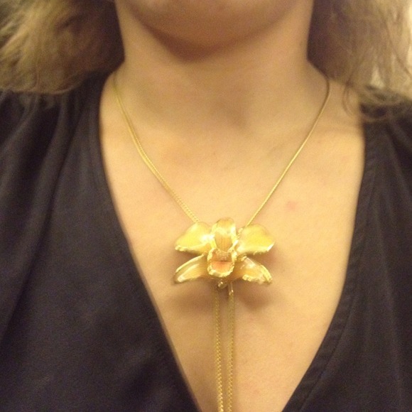 🎉Host Pick! 🎉 Orchid necklace - Picture 4 of 4