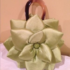 Flower handbag with brown handle!