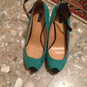 Reserved till Friday 02/15  shoes- color of year