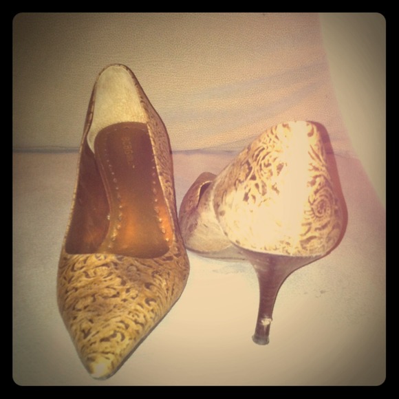 BCBG Shoes - BCBG Heels reduced ✅