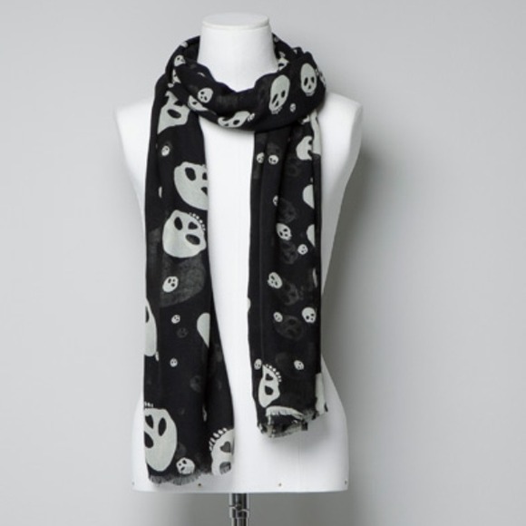 SOLD‼️Zara Skull scarf new with tags
