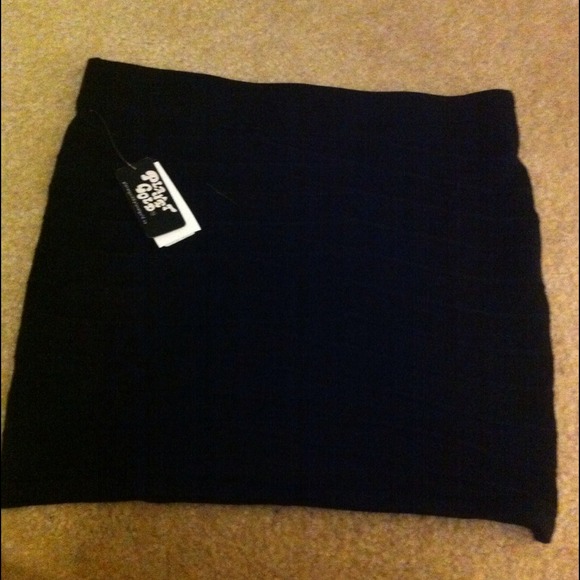 ⬇️reduced⬇️black sz xl bandage style skirt