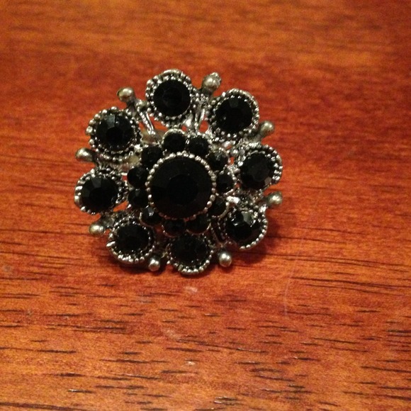 Ring - Picture 2 of 3