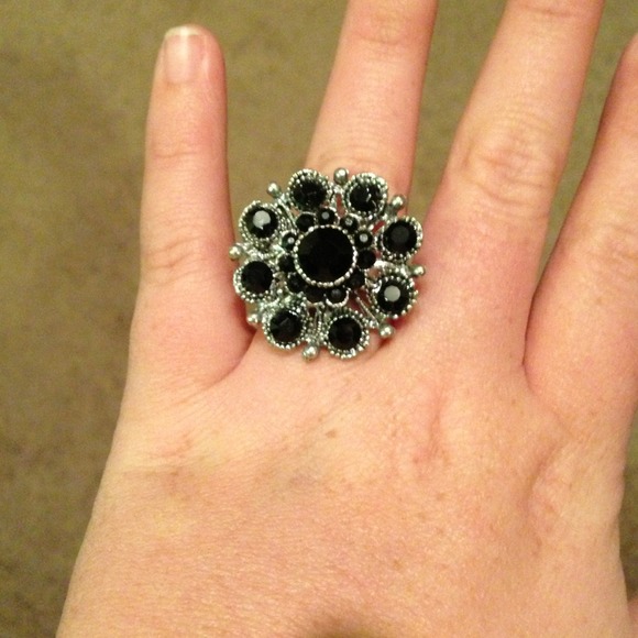 Ring - Picture 3 of 3