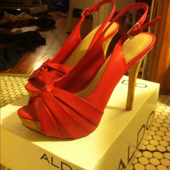Aldo sz 38 UNWORN still in box! $60 negotiable