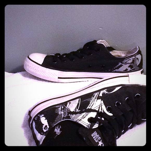 💯original REDUCED!! converse all star black/white