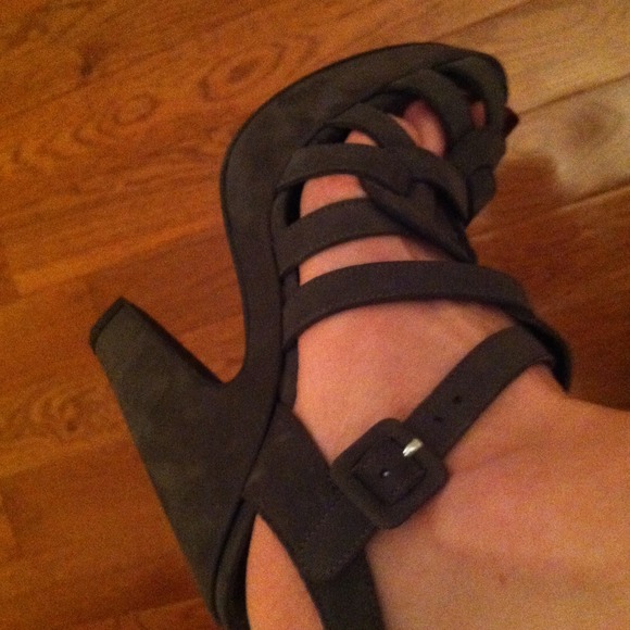 Amazing Robert Clergerie Grey Suede Sandals MINT!! - Picture 3 of 4