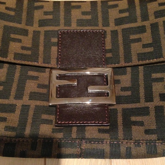 FENDI Handbags - Fendi baguette -small - shoulder -authentic