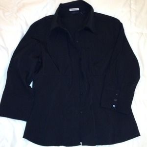 3/4 length sleeved black button up