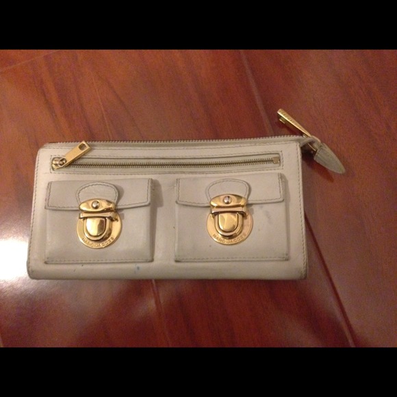Marc Jacobs Handbags - !Sold! Marc Jacobs wallet clutch