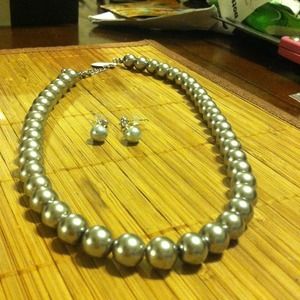 Silver pearl necklace and earrings