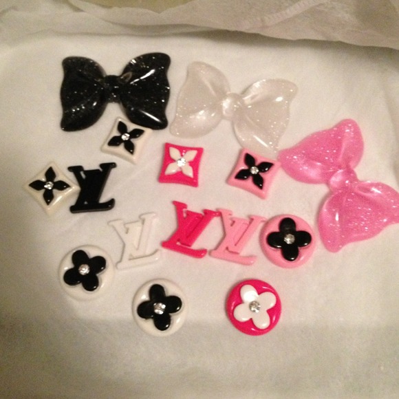 15 Kawaii cabachons bows , LV LOGOS, n LV pattern