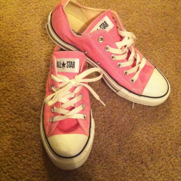 RESERVED: Hot pink Converse