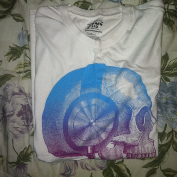 Old navy tee