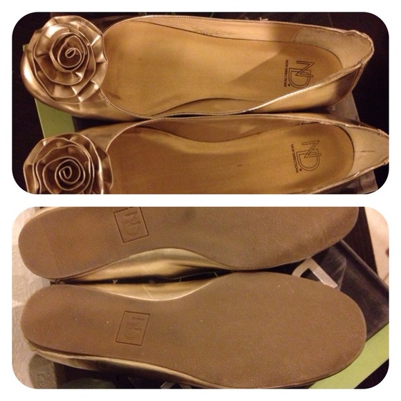 ❌DONATED - NO LONGER AVAILABLE❌ Gold Rose Flats - Picture 2 of 3