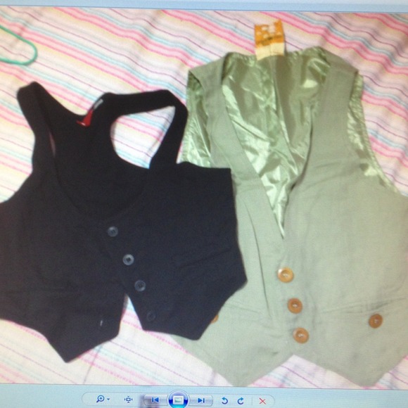 Set of two cotton vests
