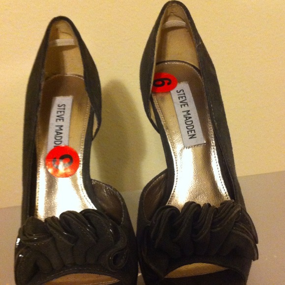 Pumps - Picture 2 of 3