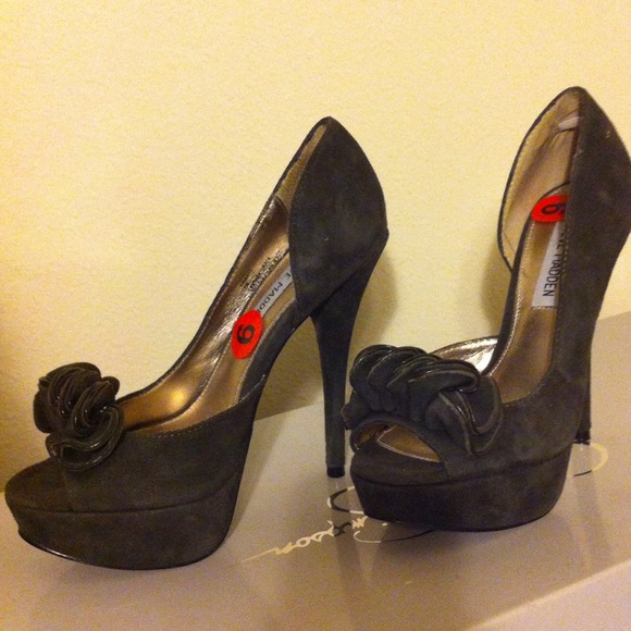 Pumps - Picture 3 of 3