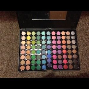 Coastal scents 88 color eye shadow