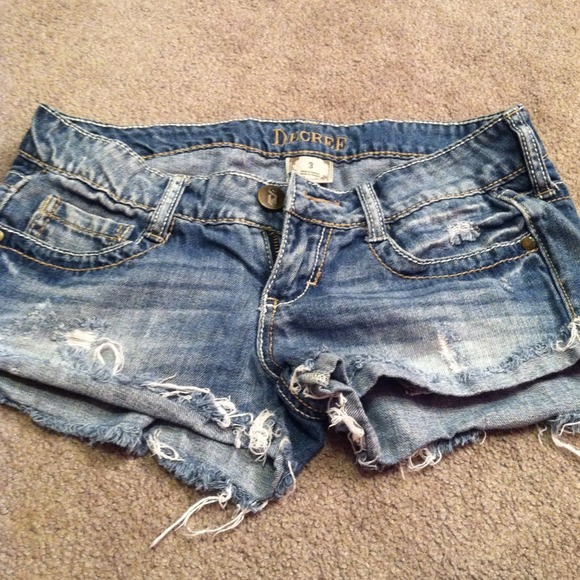 🔴SOLD. Cute destroyed style shorts