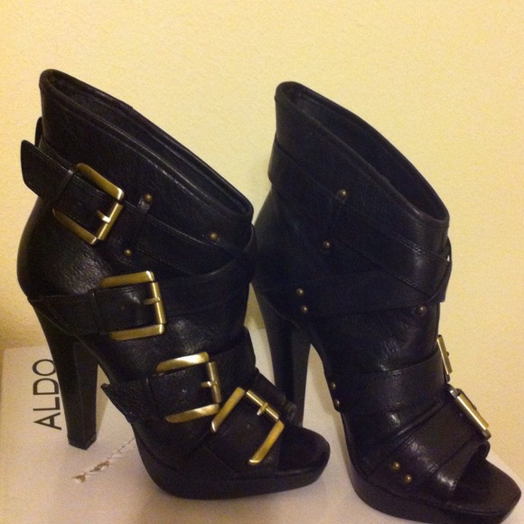 Ankle boot - Picture 2 of 3