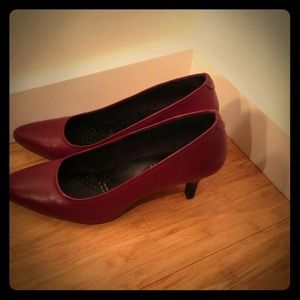 Rockport Burgundy Pumps
