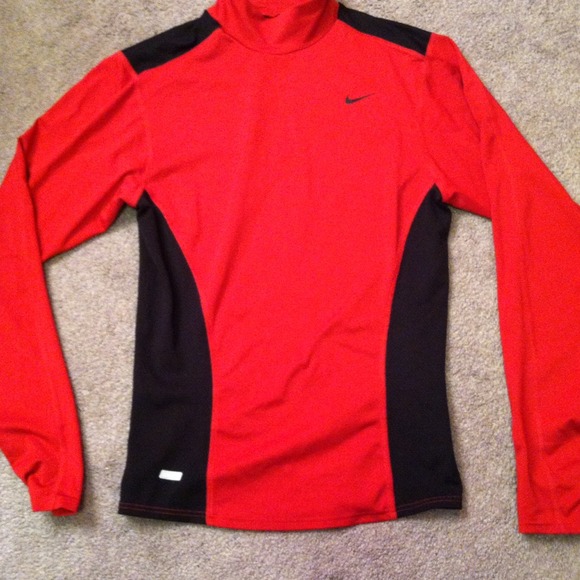 🔴❌TRADED. Black and red Nike sports shirt