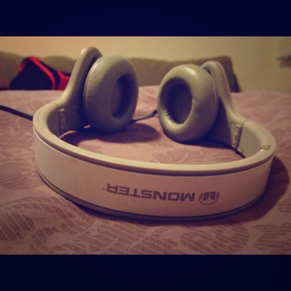 Beats monsters❗❕❕❗❕❗❕