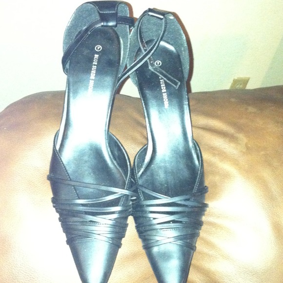 Never worn size 7 heels - Picture 3 of 3