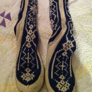 Size 7 Gypsyz knit boots