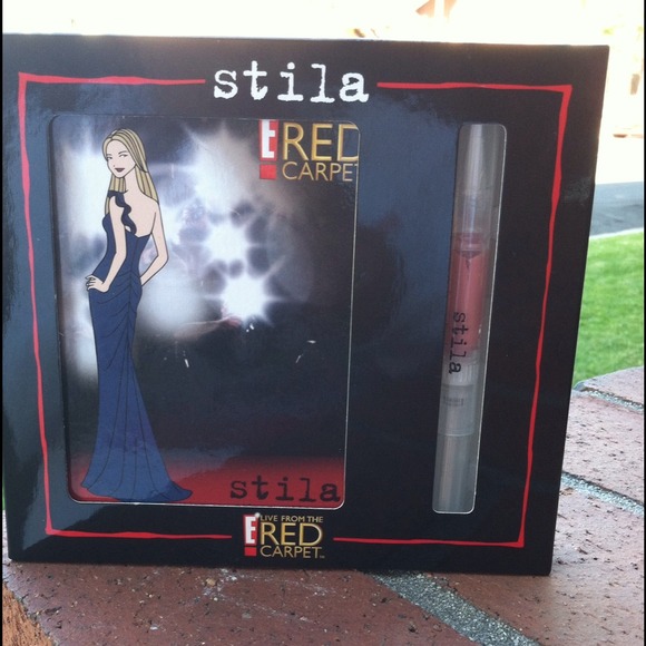 💰sold💰Stila E! Set.